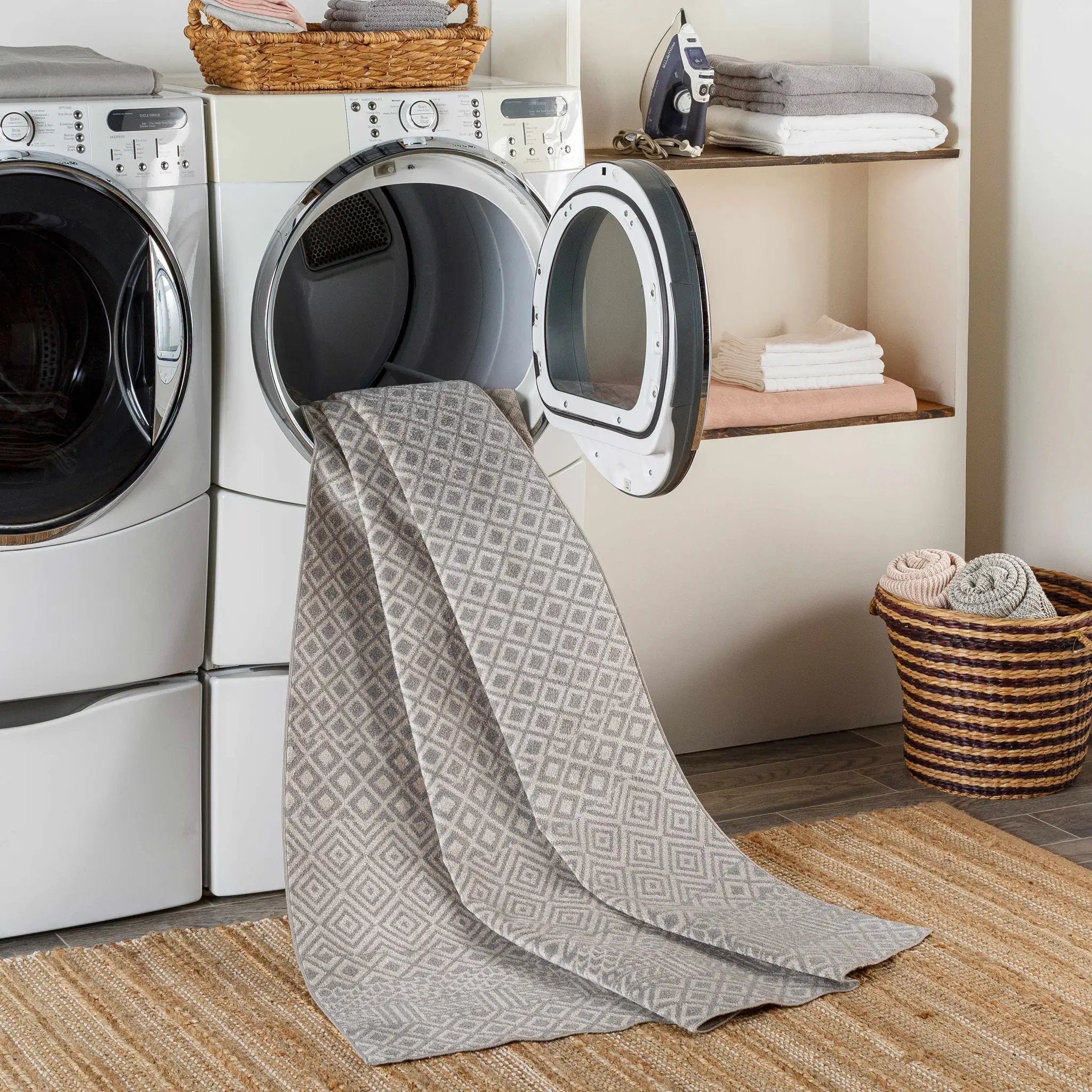 Maanas Washable Area Rug - Clearance by Boutique Rugs
