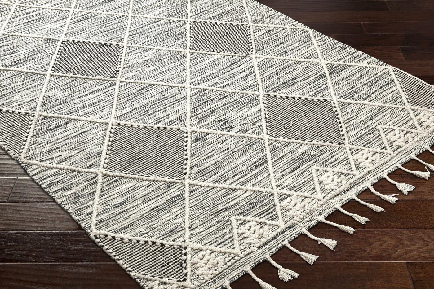 Mabua Tasseled Jute&Wool Rug - Clearance by Boutique Rugs