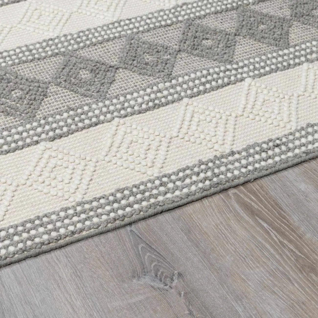 Mineola Wool Area Rug by Boutique Rugs
