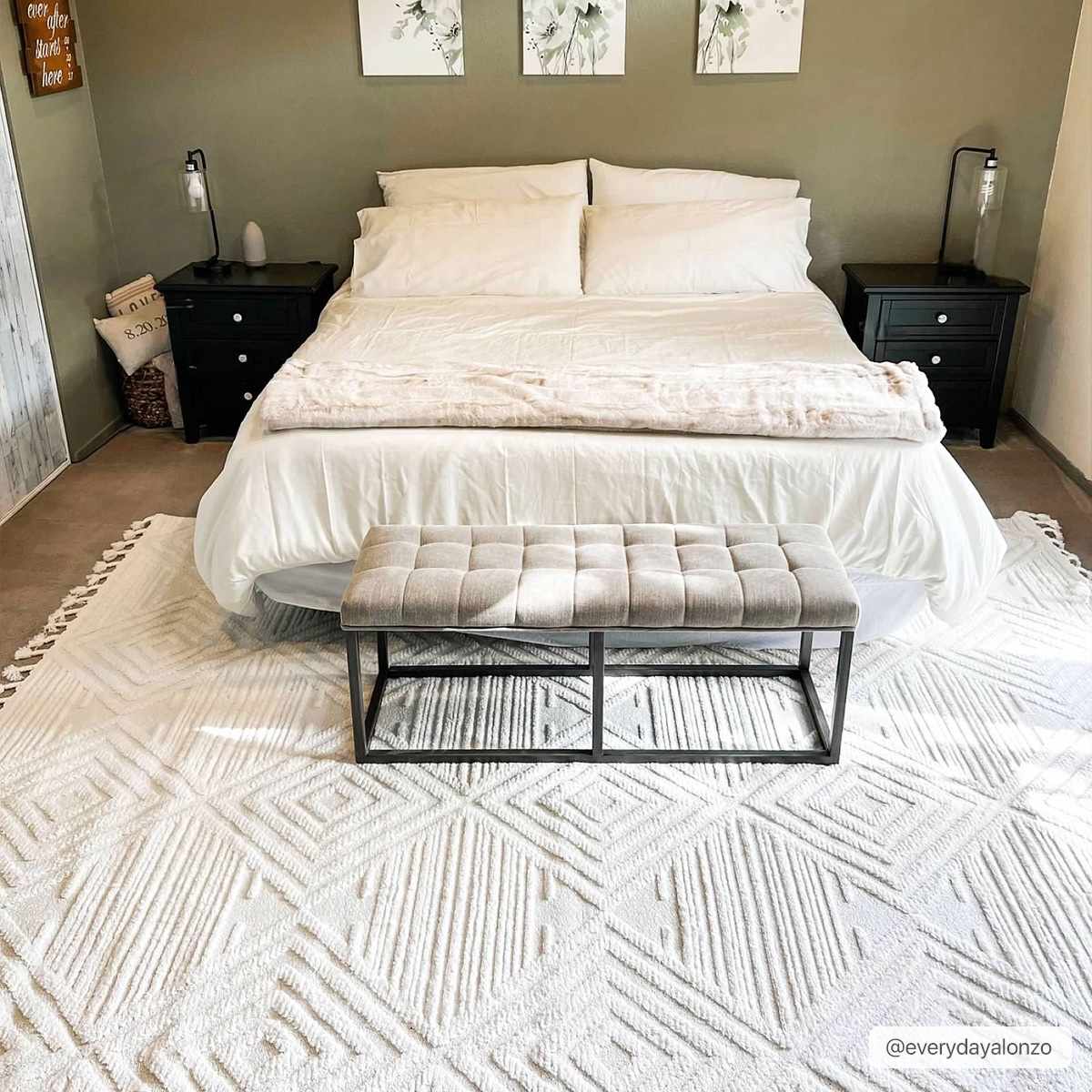 Manyas 3D Bone Area Rug with Tassels - Clearance by Boutique Rugs