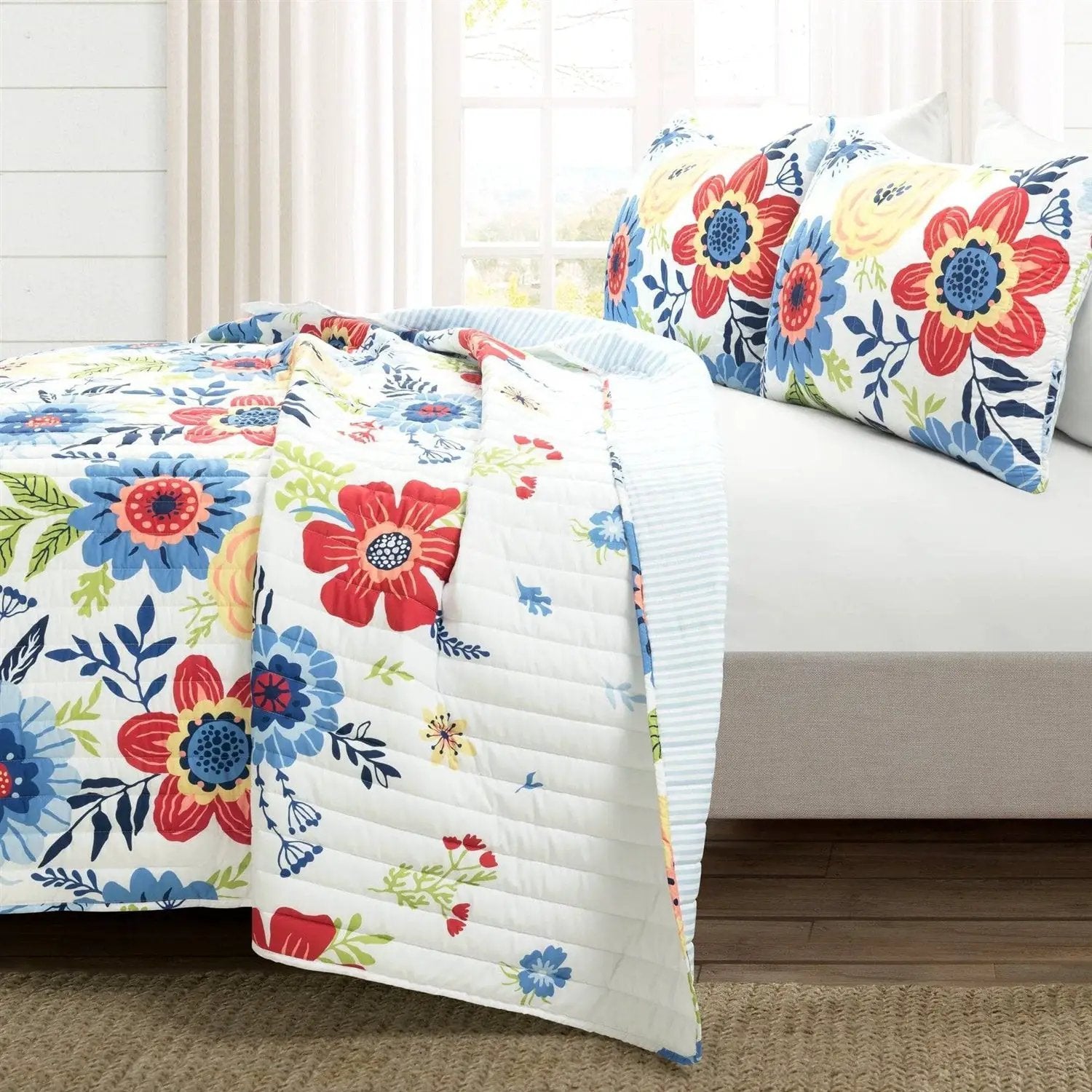 Full/Queen Lightweight Floral Navy Blue Coral White 3-Piece Polyester Quilt Set by HomePacific