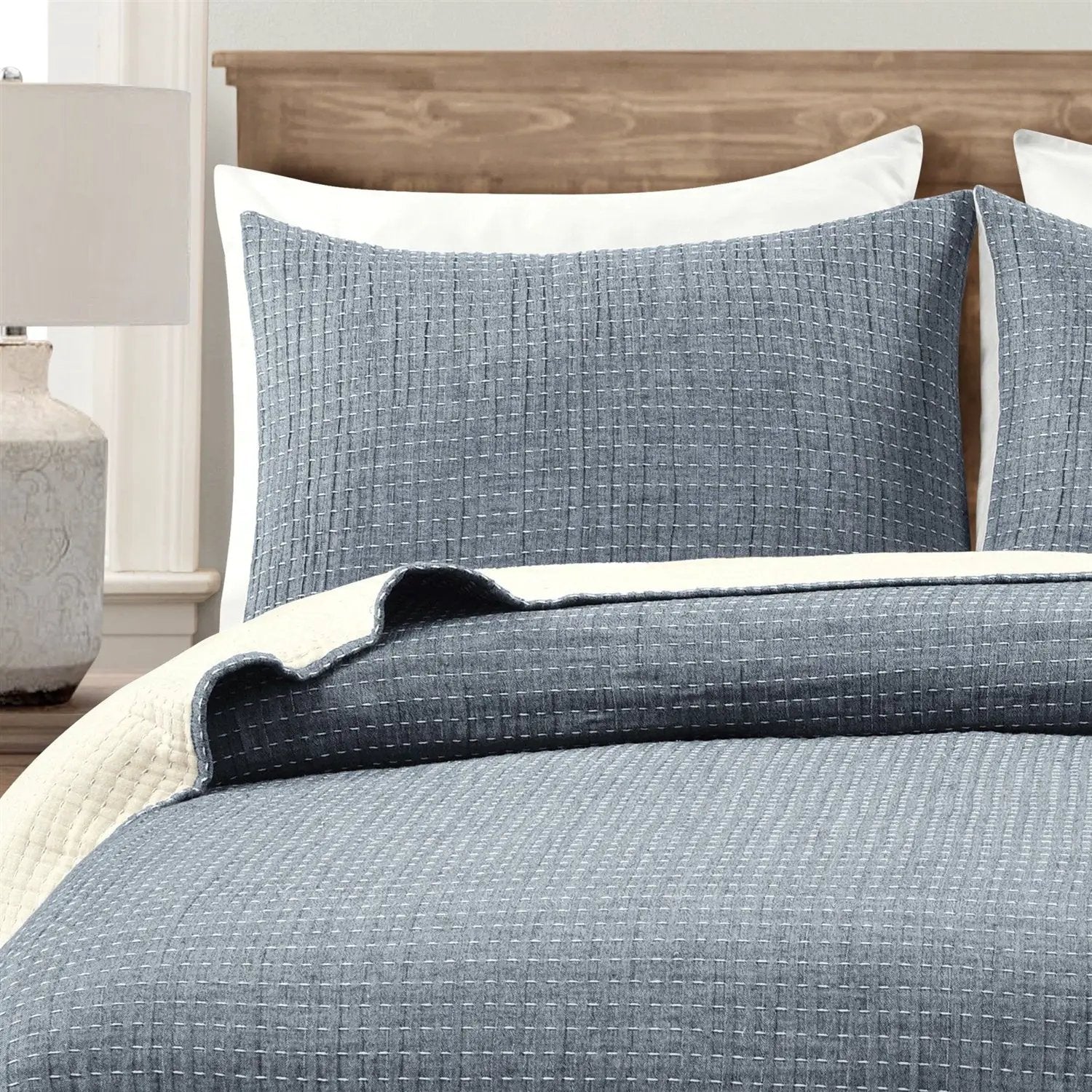 King Size 3-Piece Reversible Woven Cotton Quilt Set in Navy Cream by HomePacific