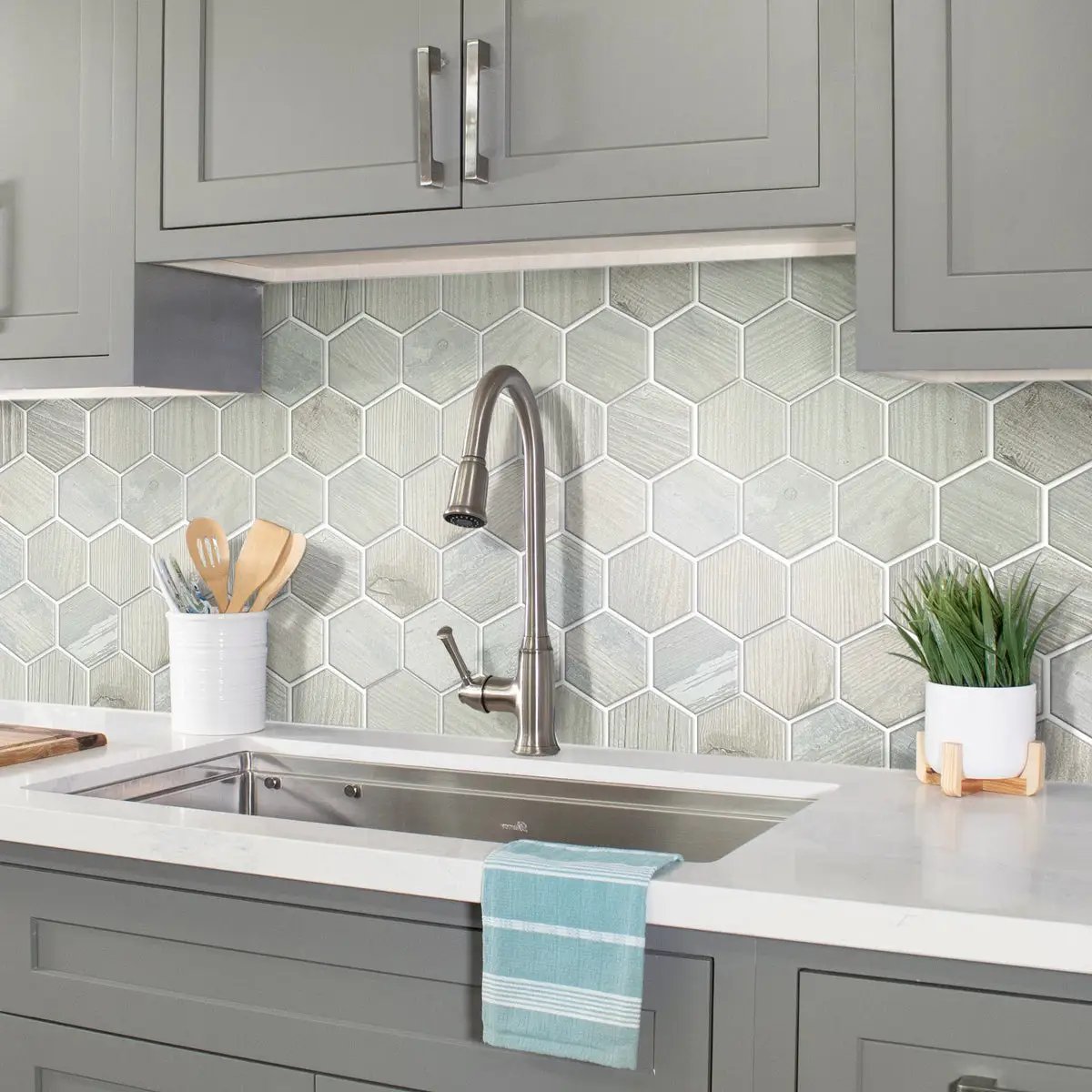 Light Gray 10x12 Matte Hexagon Porcelain Mosaic Tile (5 pack, 4.02 sq ft/case) by Apollo Tile