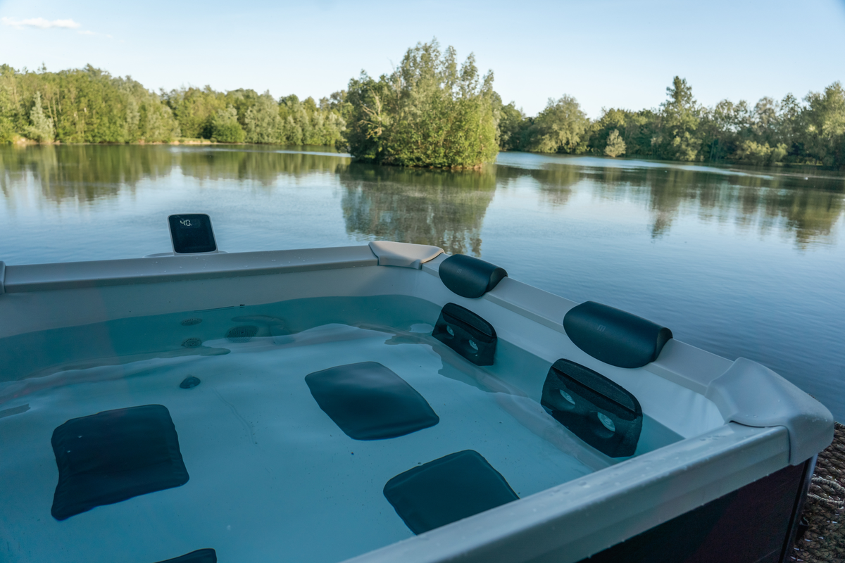MSPA | OSLO | Frame Series | Rigid Hot Tub & Spa | Light up the night | Upto 6 Person, photo 22 of 39