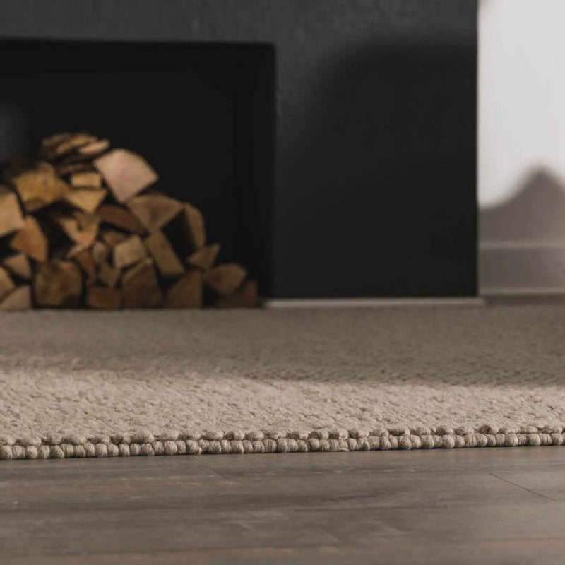 Lucerne Ivory LNE-1002 Wool Rug by Boutique Rugs