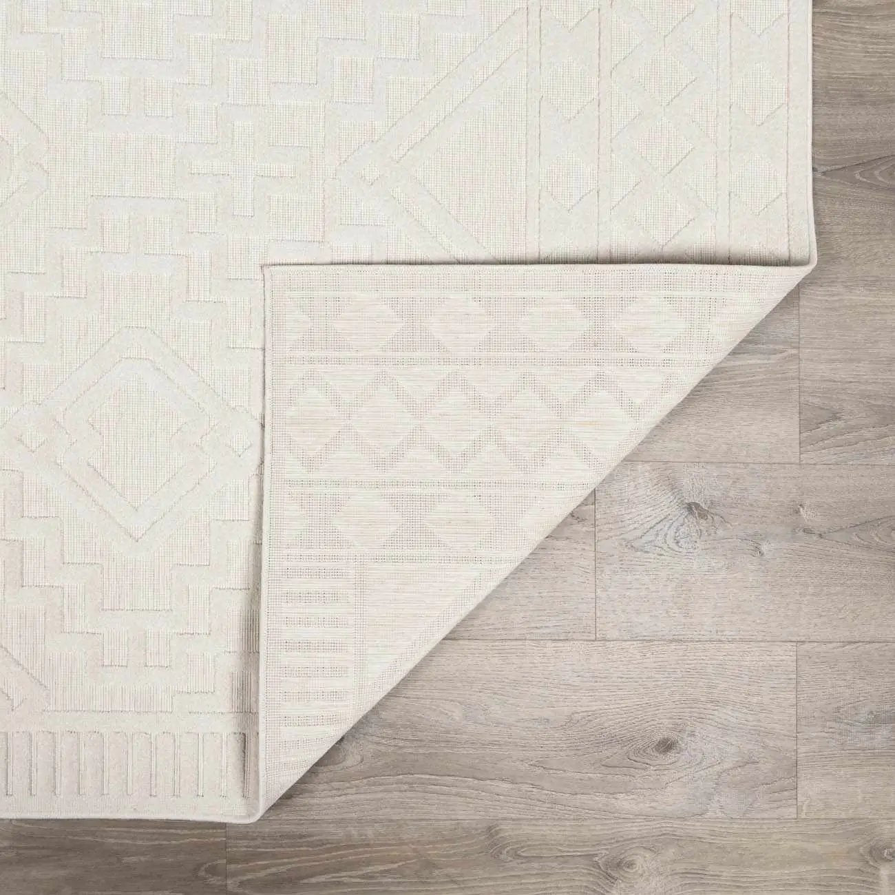 Plumtree 3D White Outdoor Rug by Boutique Rugs