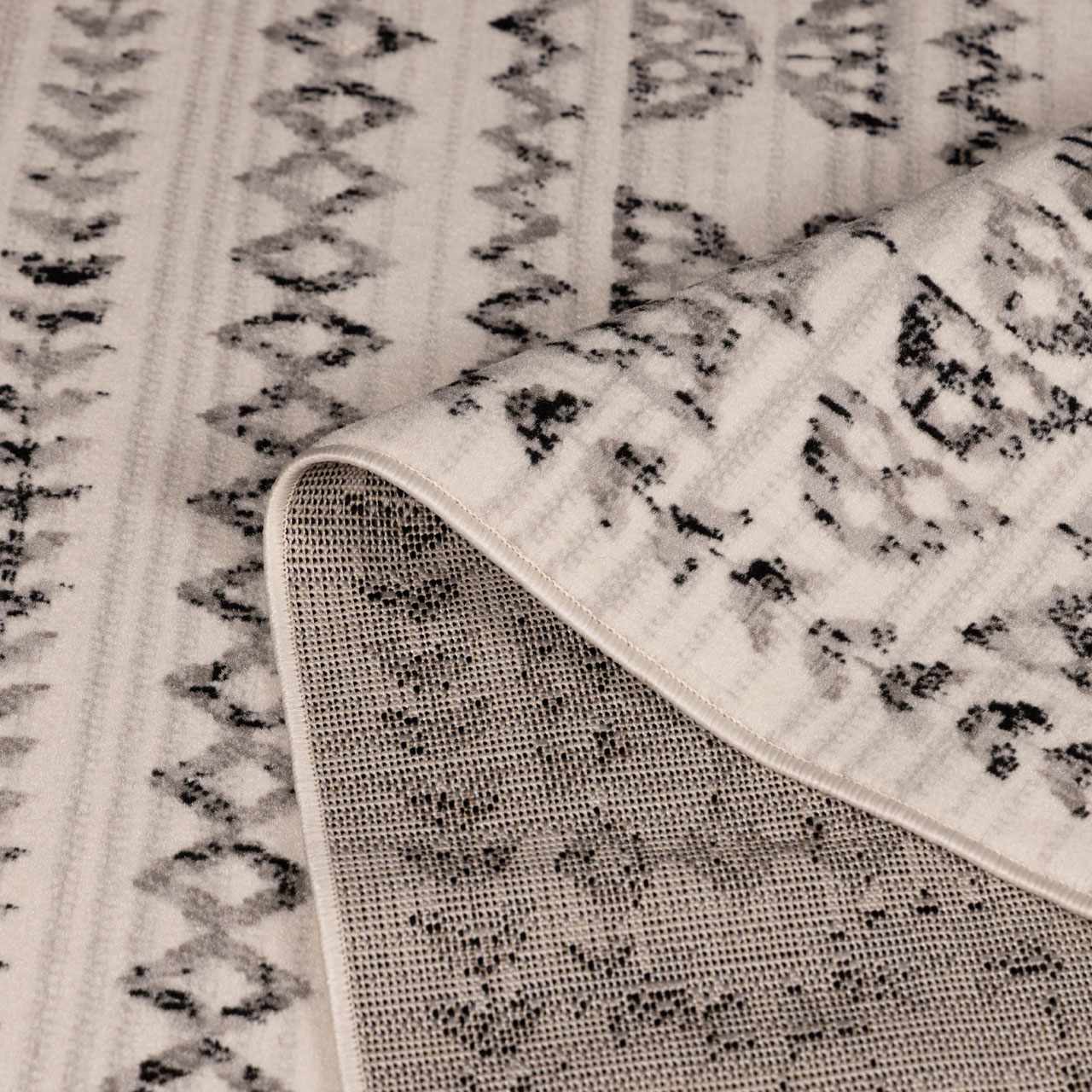 Greig Area Rug by Boutique Rugs