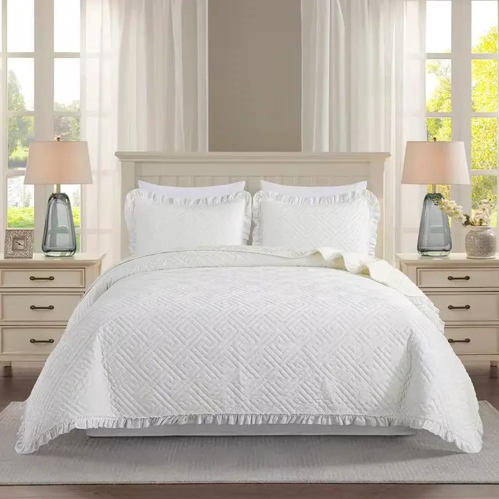 Queen size Ivory White Velvet Microfiber Polyester Reversible 3-Piece Quilt Set by HomePacific