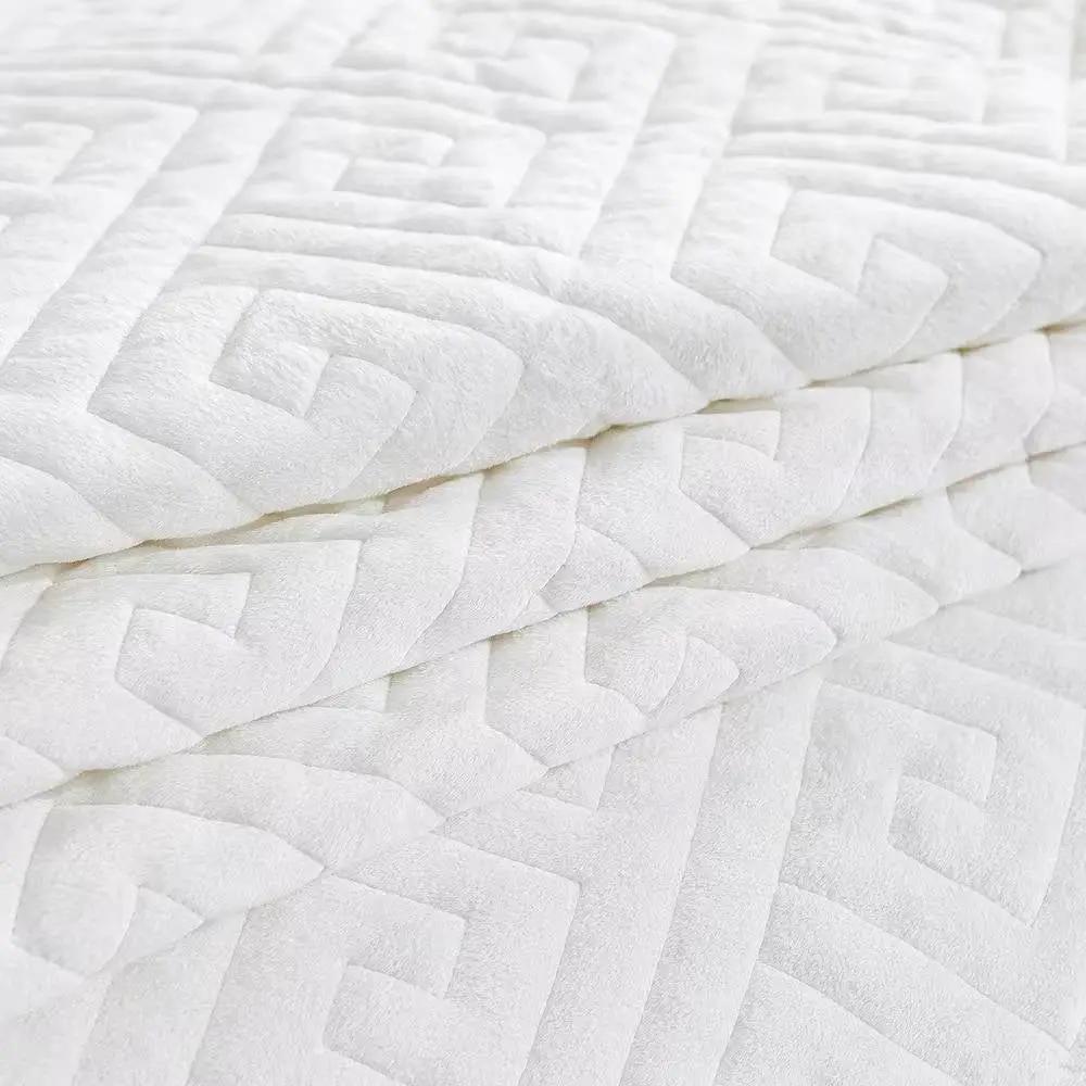 Queen size Ivory White Velvet Microfiber Polyester Reversible 3-Piece Quilt Set by HomePacific