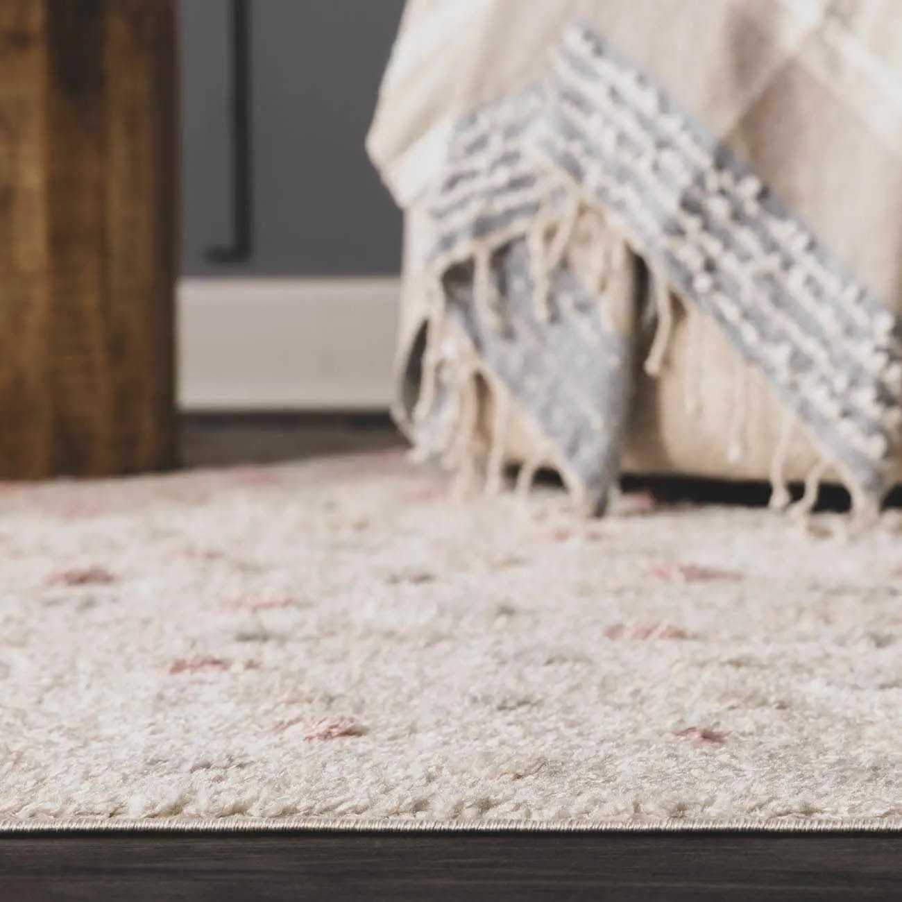 Cansu Pink & Cream Dotted Area Rug by Boutique Rugs