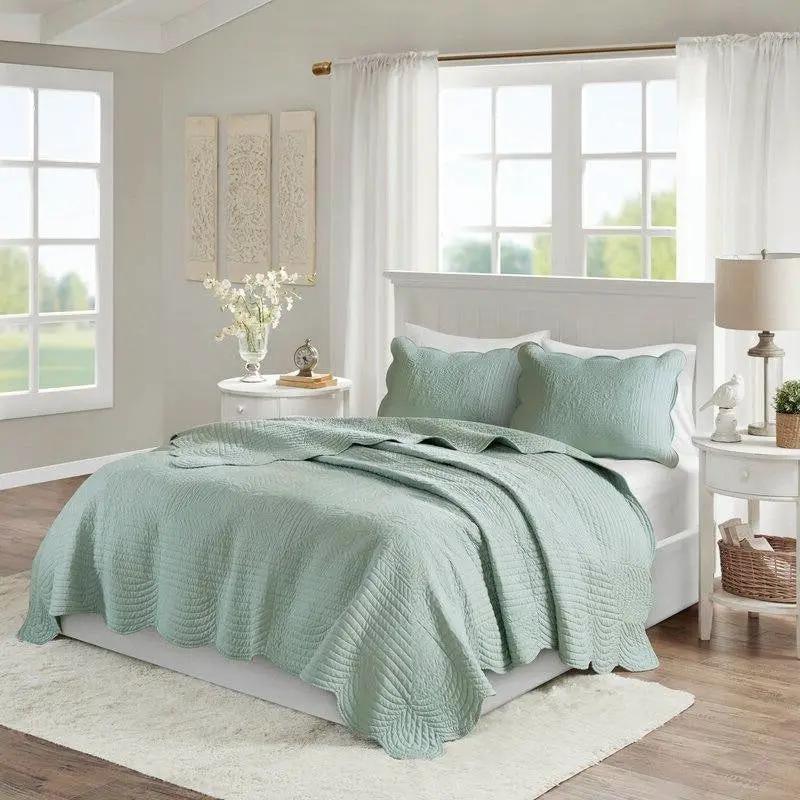 Full/Queen size 3-Piece Reversible Scalloped Edges Microfiber Quilt Set in Seafoam by HomePacific