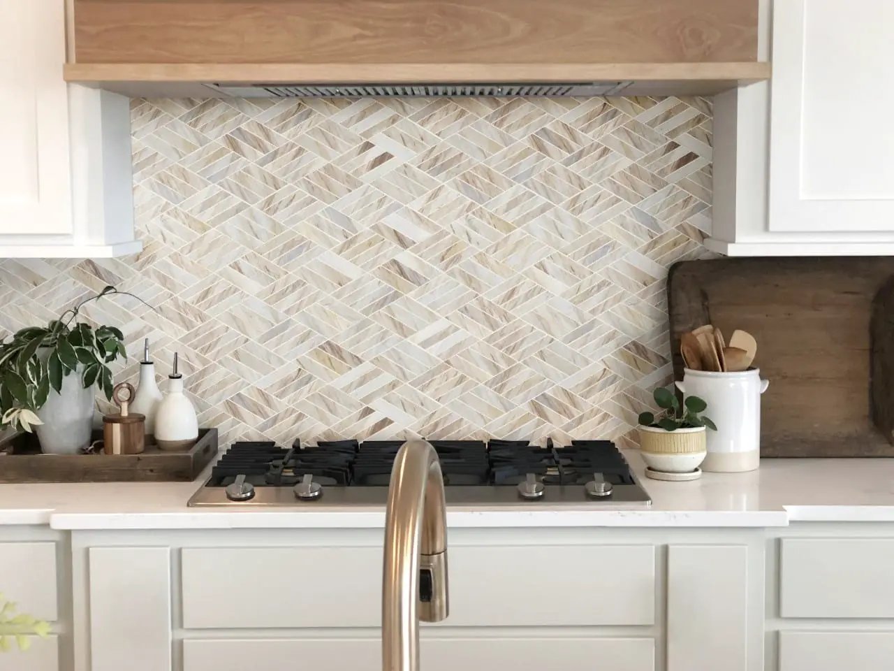 Angora Rhombus Polished Marble Mosaics in a finished room
