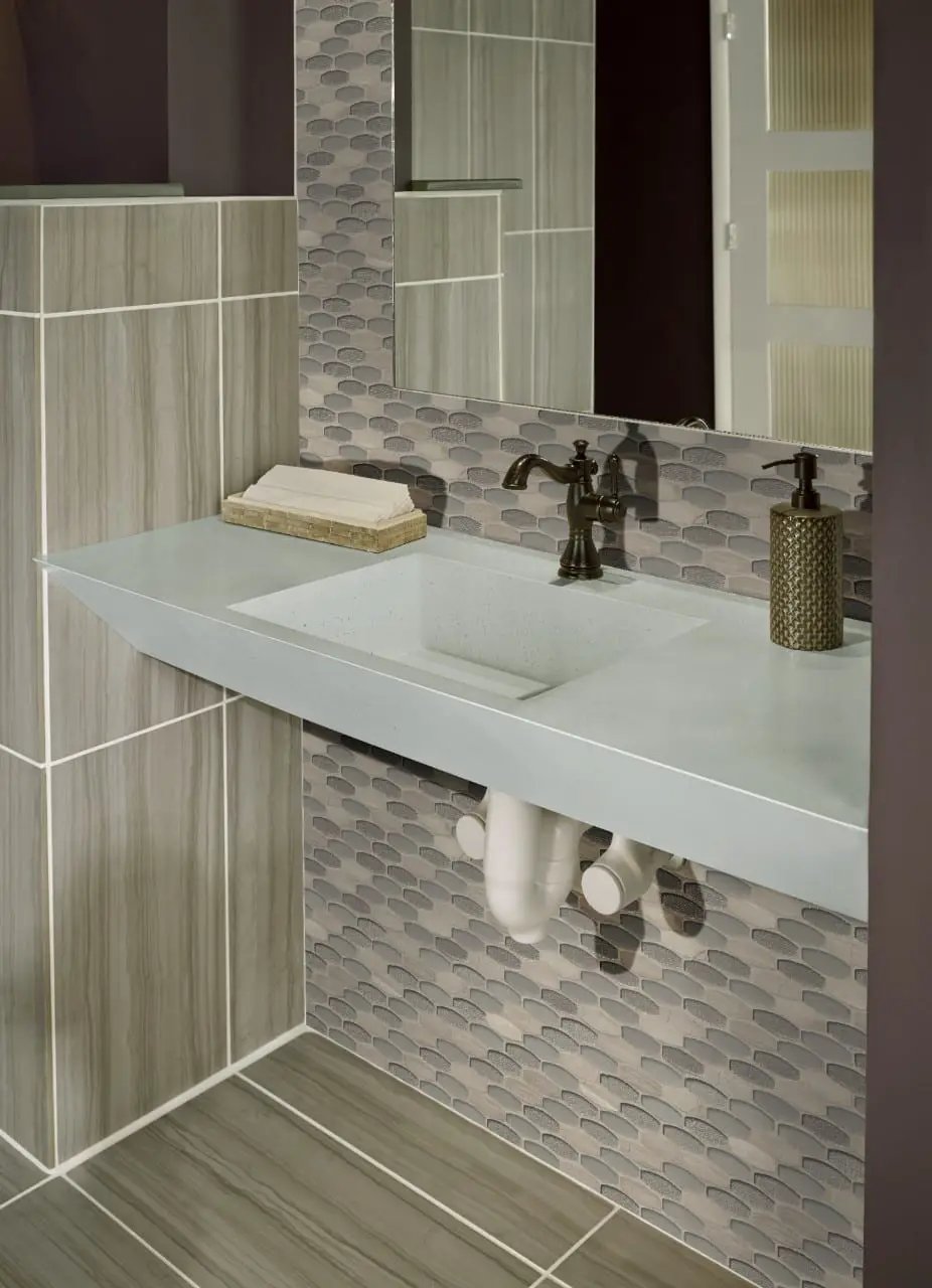 Calacatta Cressa 2” Hexagon Mosaic Tile Honed Marble in a finished room