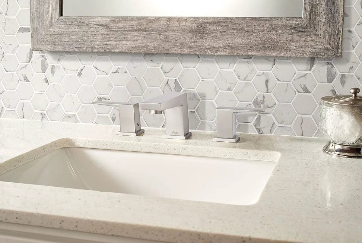 Statuario Celano Hexagon Mosaic Tile Glass in a finished room