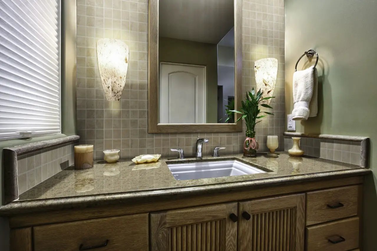 Taos Interlocking Pattern 8mm Glass Mosaics in a finished room