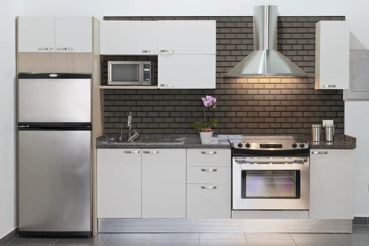 Crisson Bevel Subway Tile Glass Mosaics 2x4 in a finished room