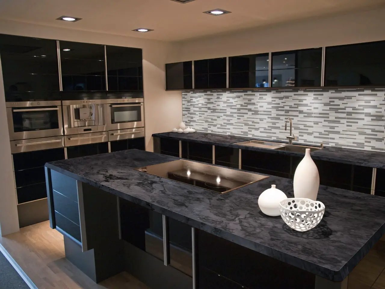 Gray Cliff Interlocking 4mm Pattern Glass Mosaics by MSI Surfaces
