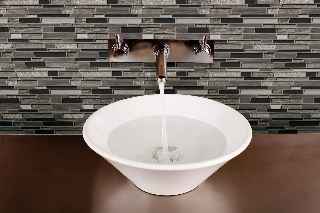 Metro Gris Blend Interlocking 8mm Pattern Porcelain Mosaics by MSI Surfaces