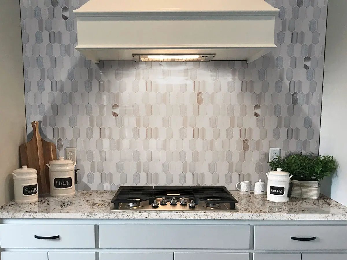 Harlow Picket 8mm Pattern Glass Mosaics in a finished room