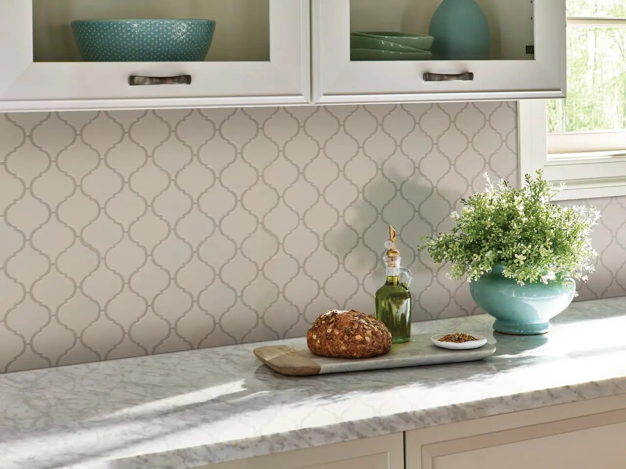 White Wave Interlocking Pattern 4mm Glass Mosaics in a finished room