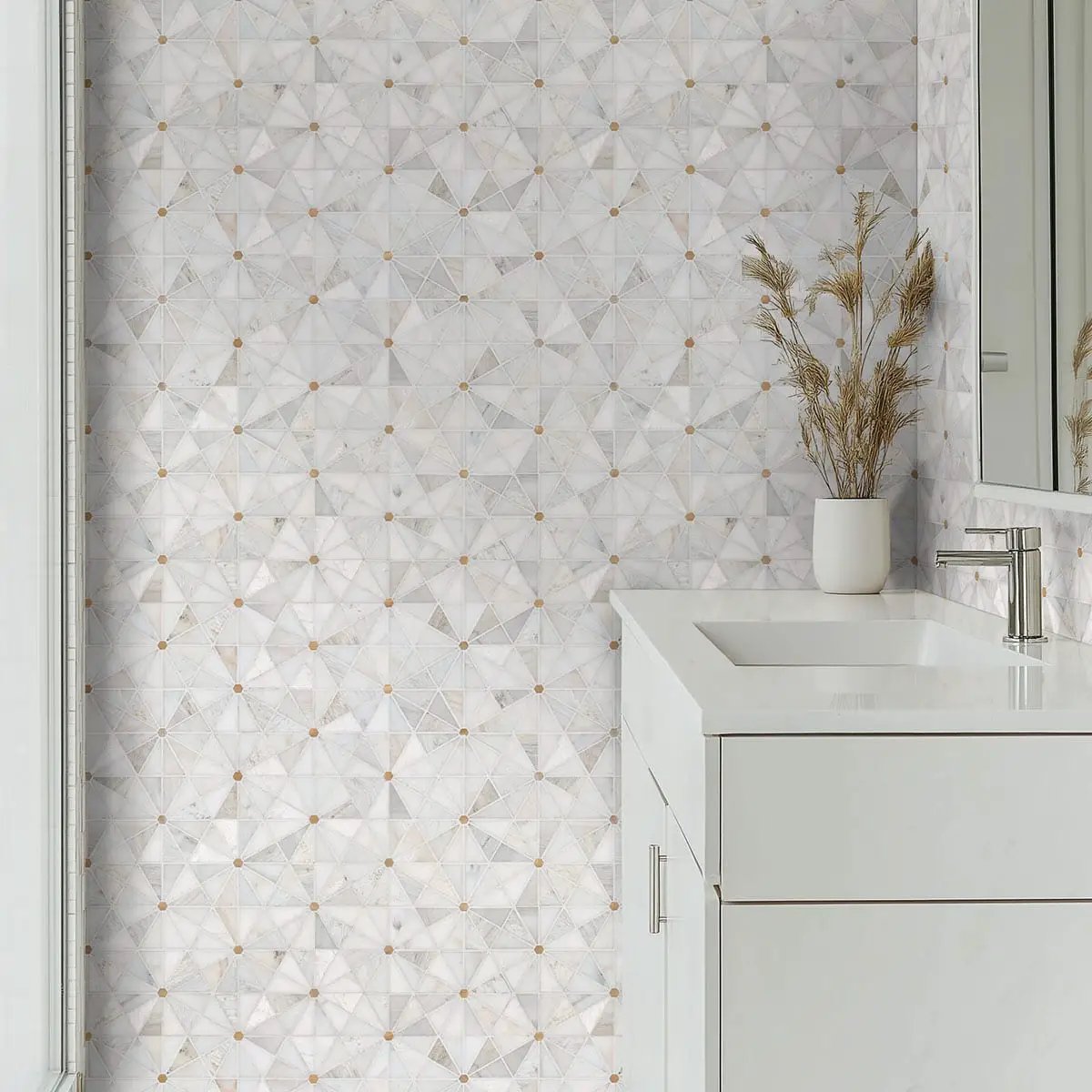 Elegante Pinwheel Gold Pattern Metal Mosaics in a finished room