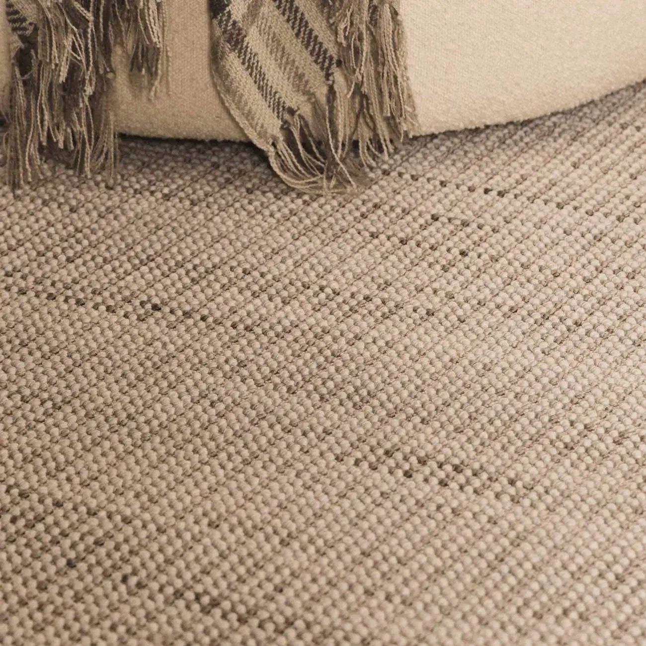 Gowan Cream Area Rug by Boutique Rugs