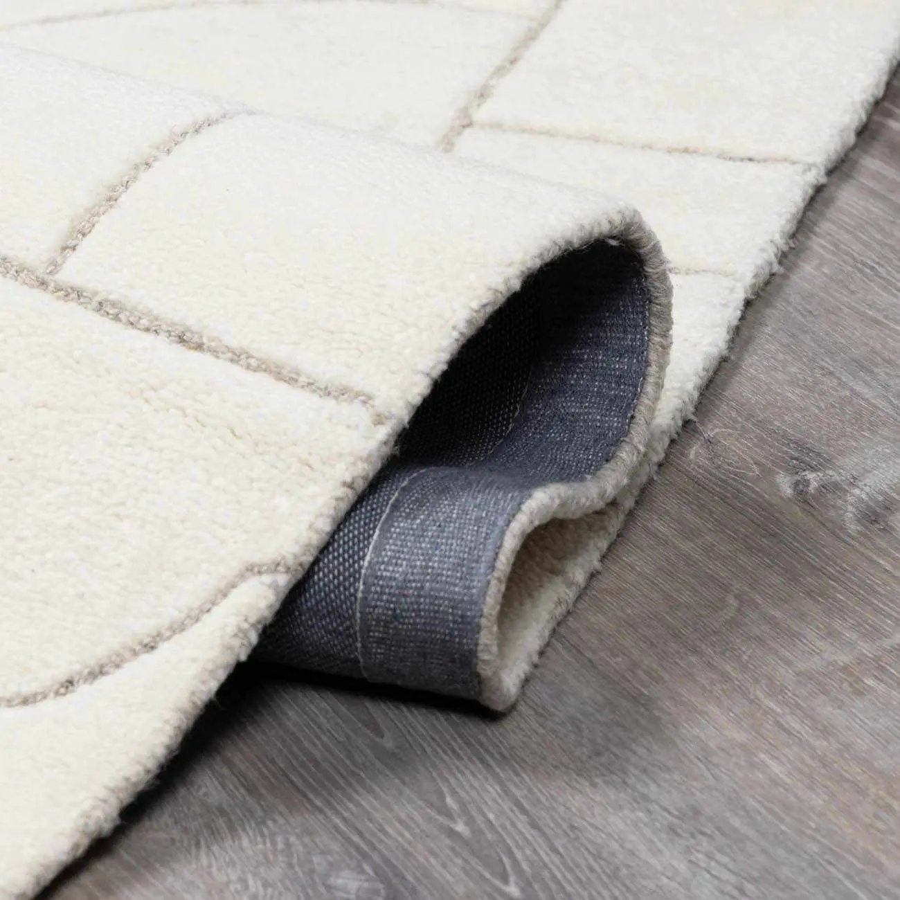 Fusao Off White Area Rug - Clearance by Boutique Rugs
