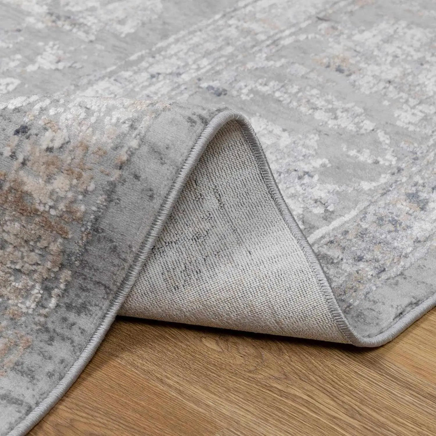 Speaks Traditional Textured Luxe Rug by Boutique Rugs