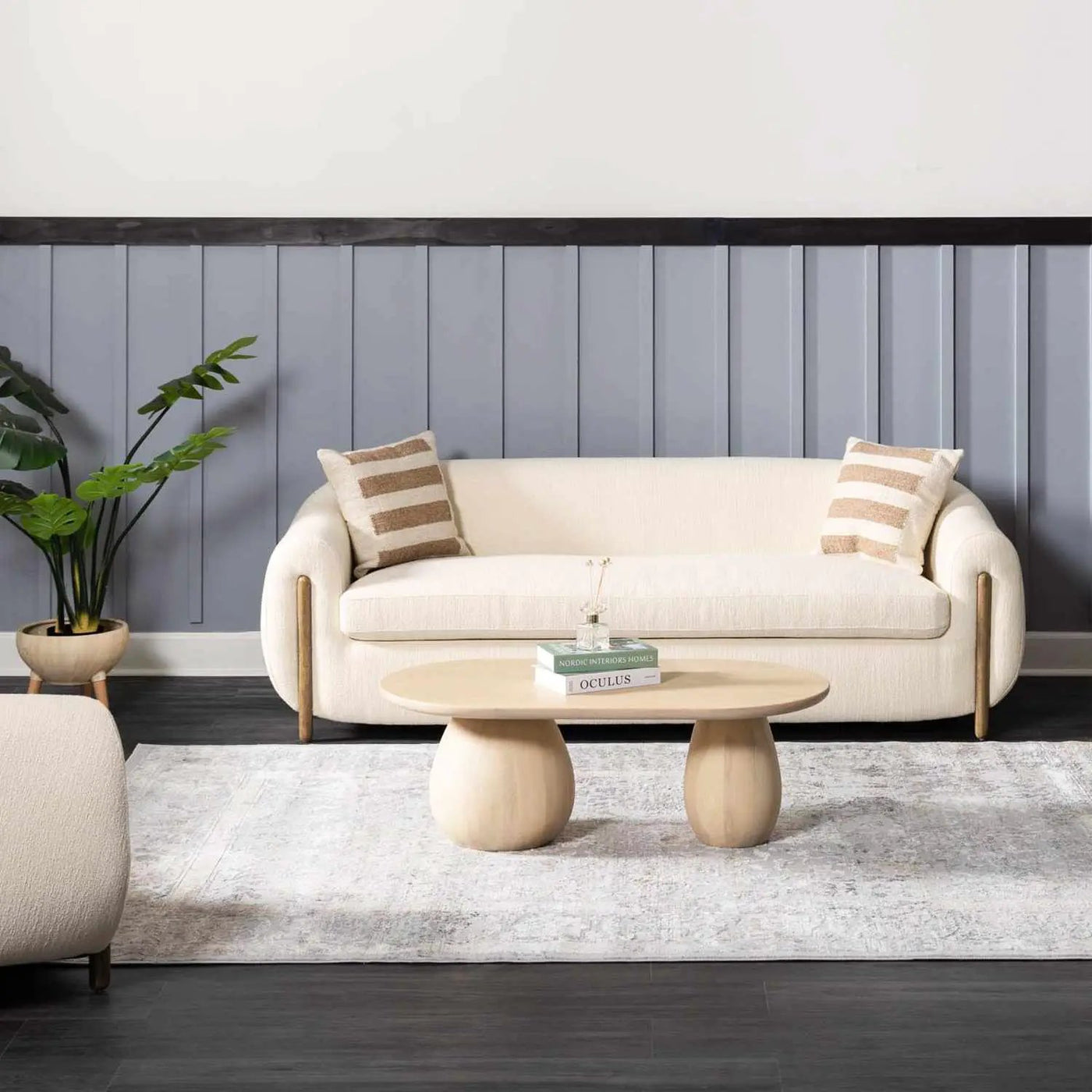 Speaks Traditional Textured Luxe Rug by Boutique Rugs