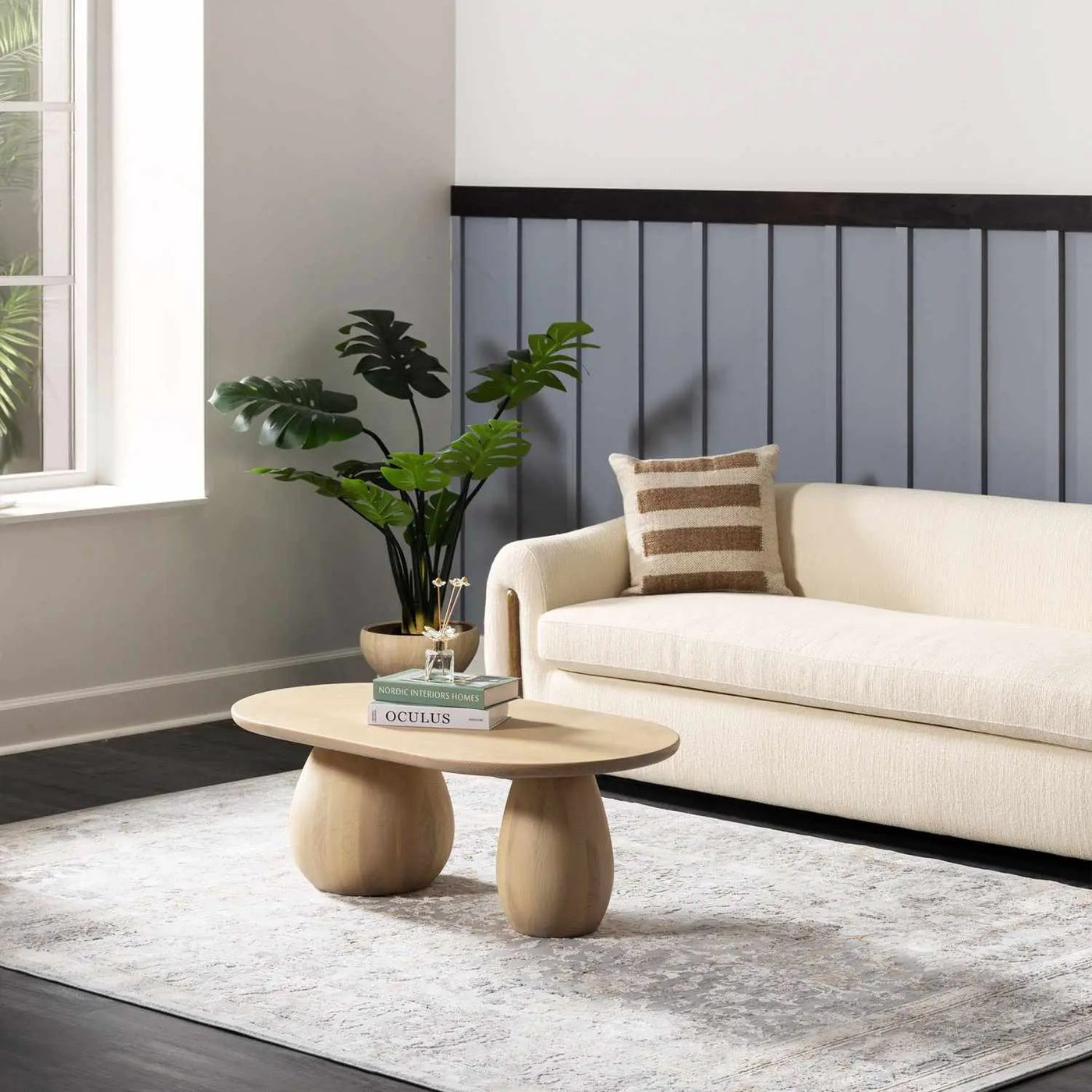 Speaks Traditional Textured Luxe Rug by Boutique Rugs