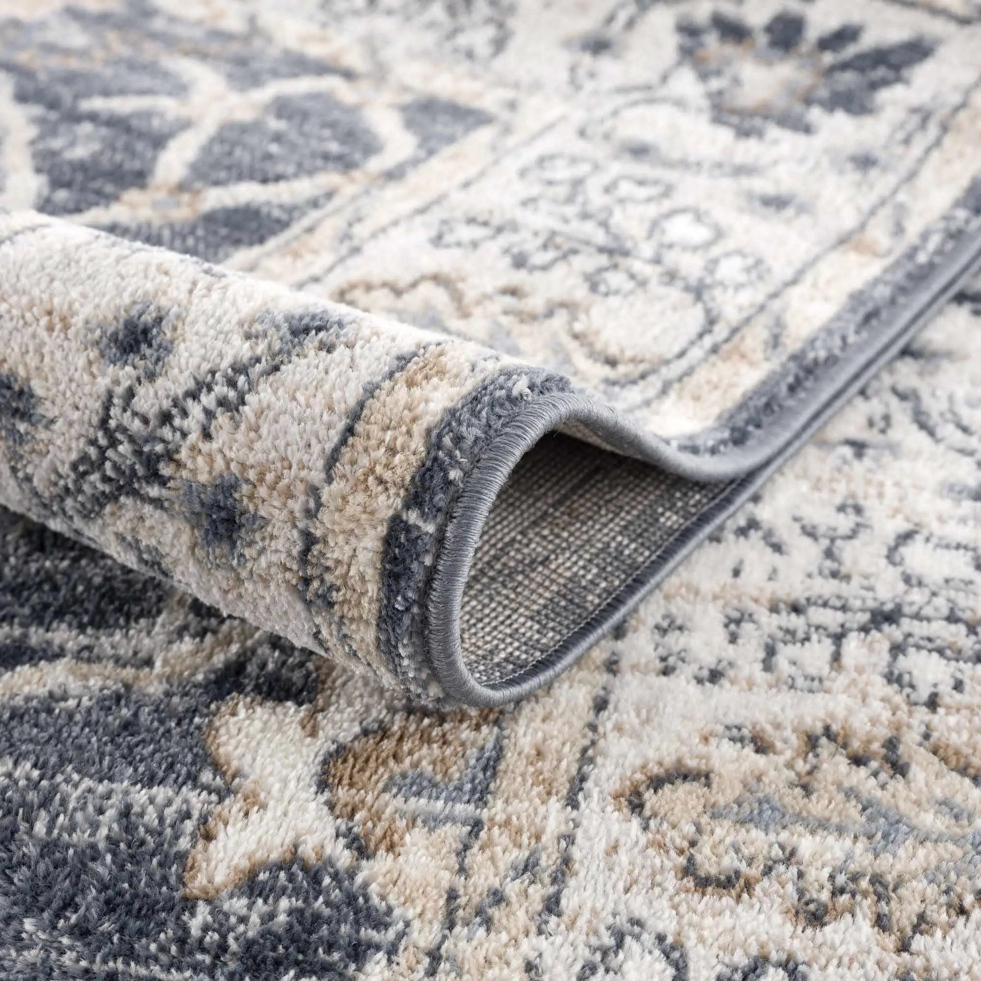 Scalby Area Rug by Boutique Rugs