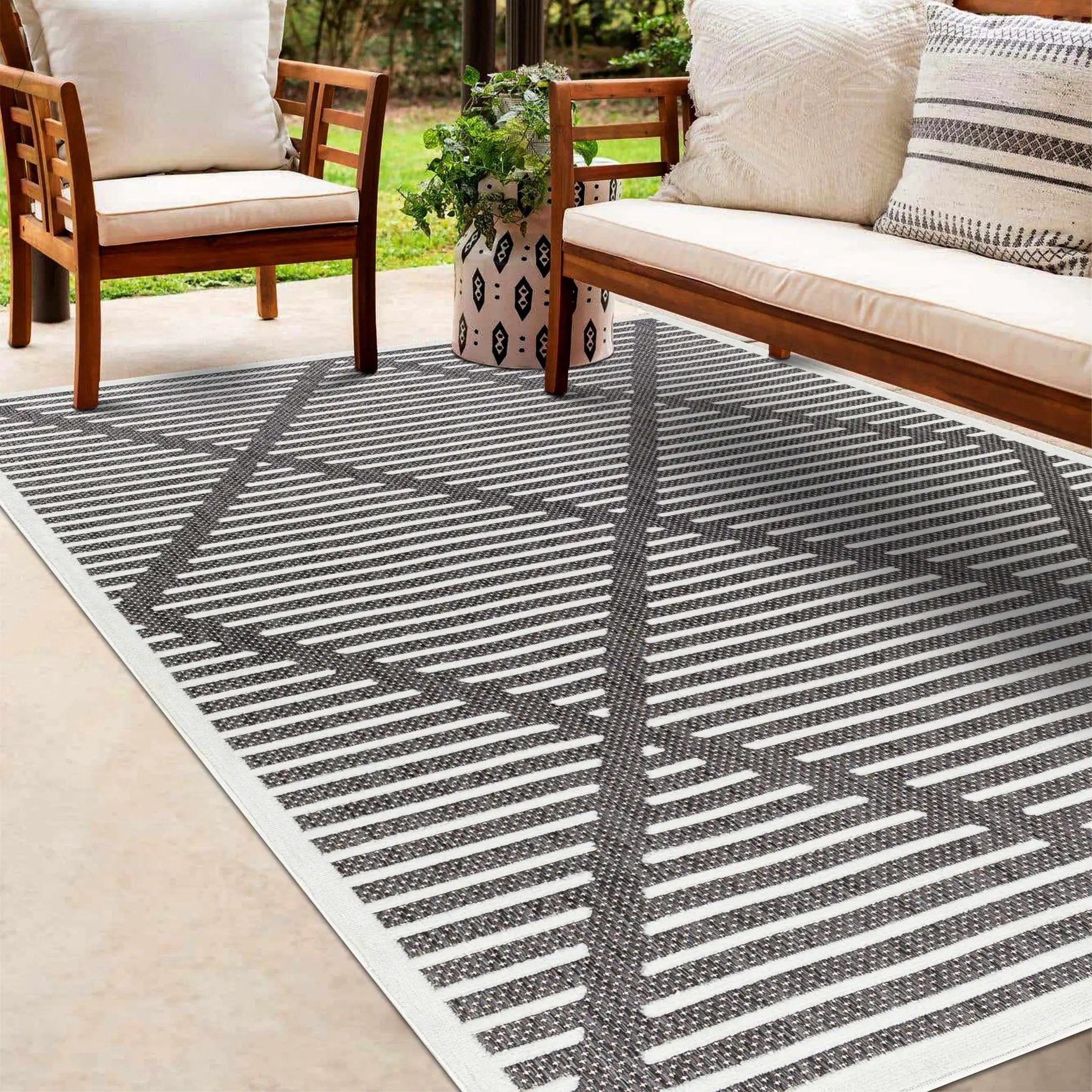 Anah 3D Black Outdoor Rug by Boutique Rugs