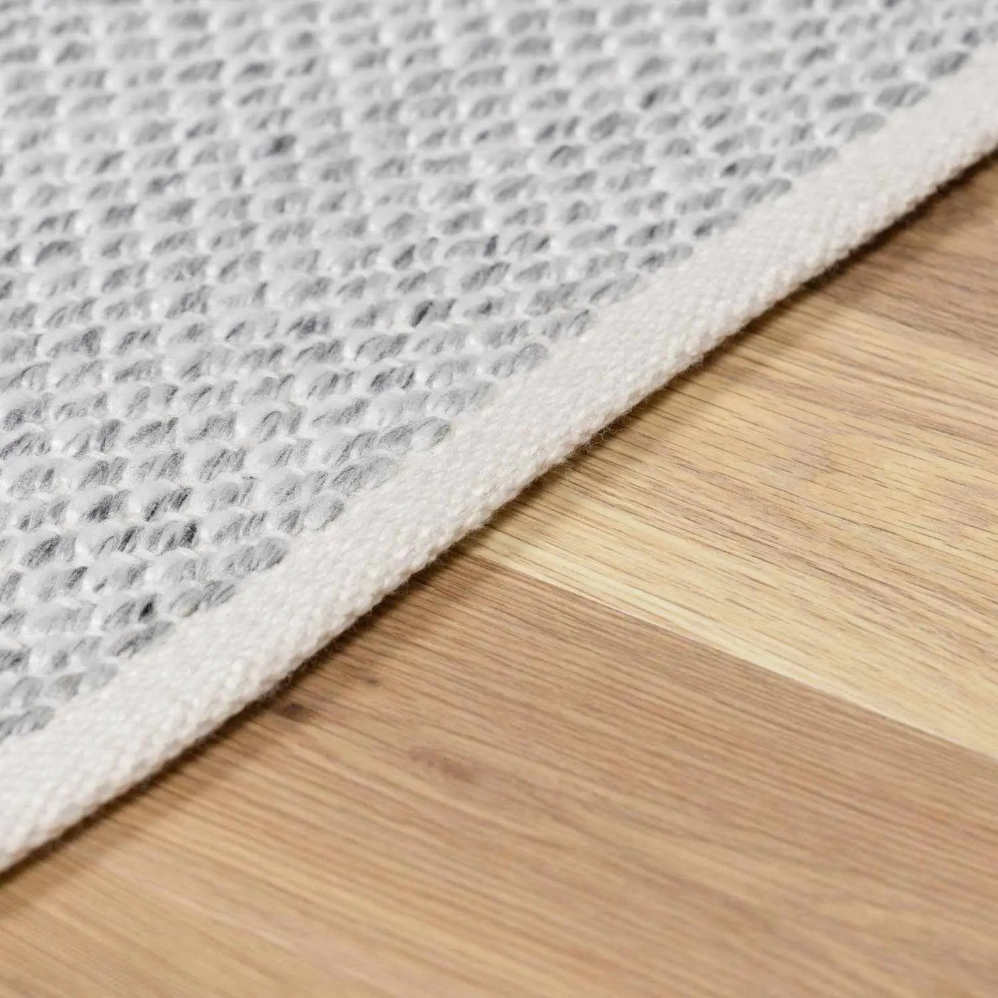 Stenhousemuir Luxe Handmade Rug - Clearance by Boutique Rugs