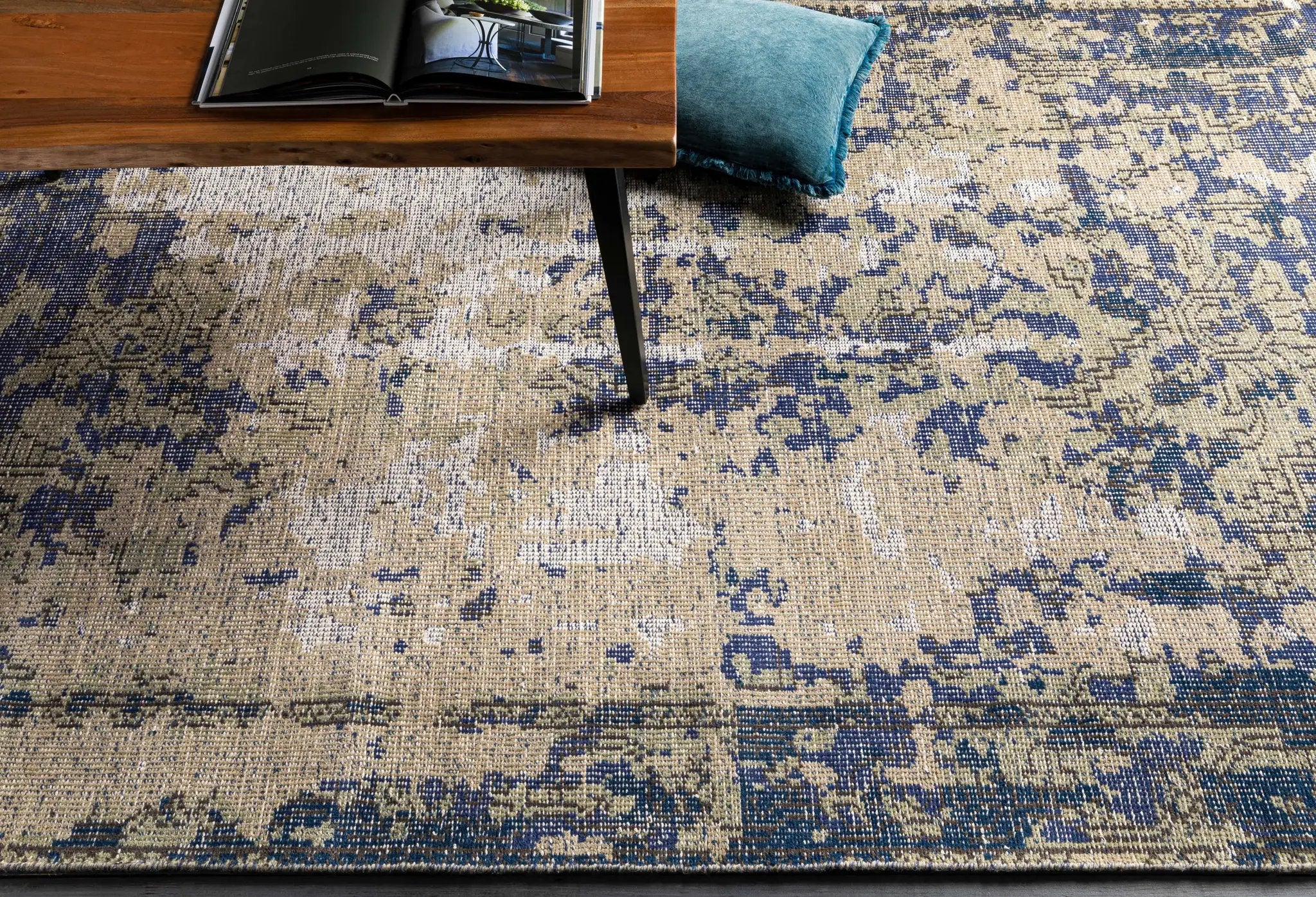 Eastvale Abstract Wool Rug - Clearance by Boutique Rugs
