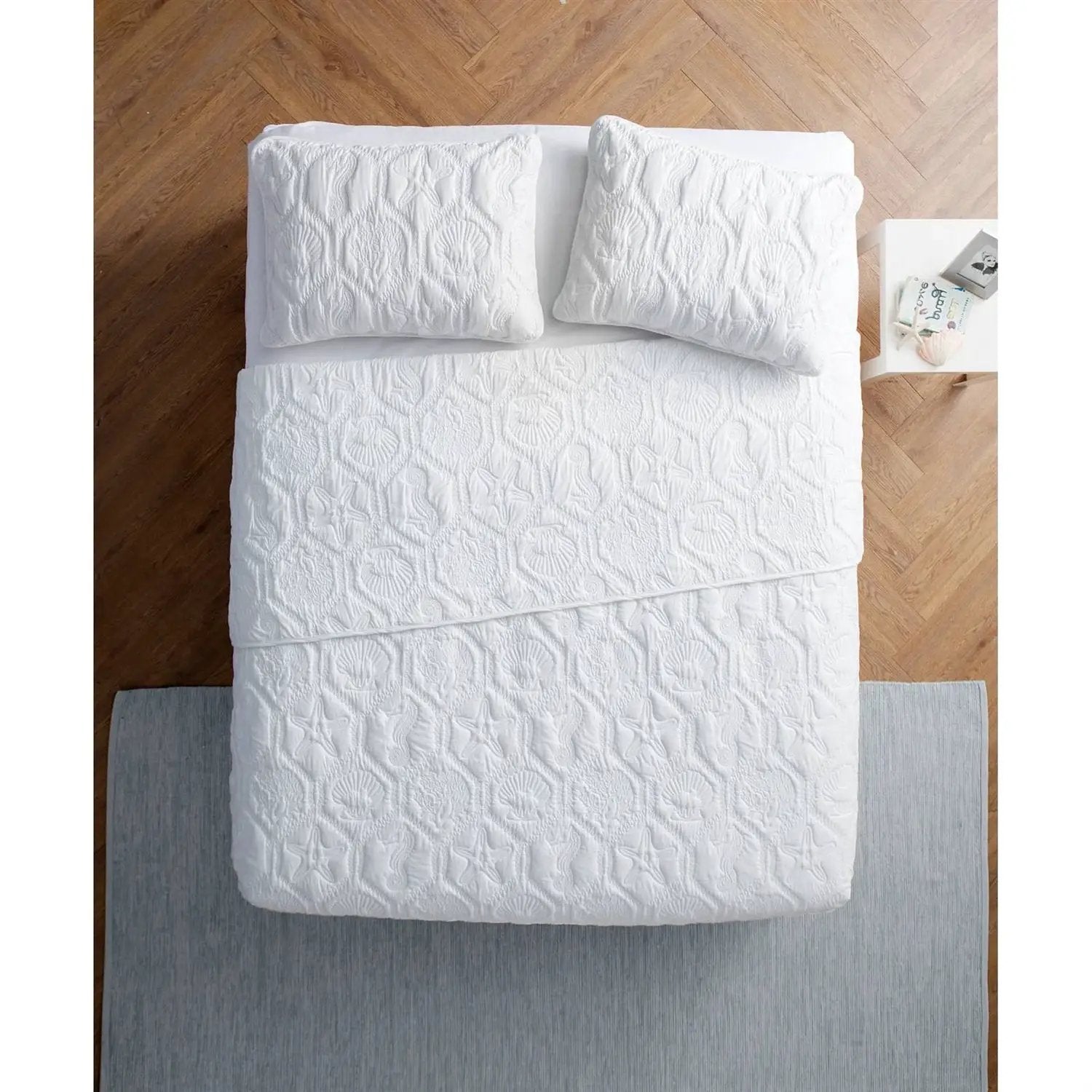 Queen size Coastal Beach Seashells Starfish Sea Horse White 3-Piece Quilt Set by HomePacific