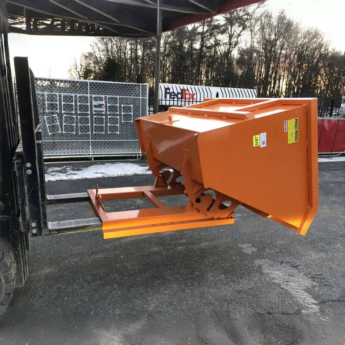 Greatbear Self Dumping Forklift Hopper - 1.5 Cubic Yard Capacity by Chery Industrial
