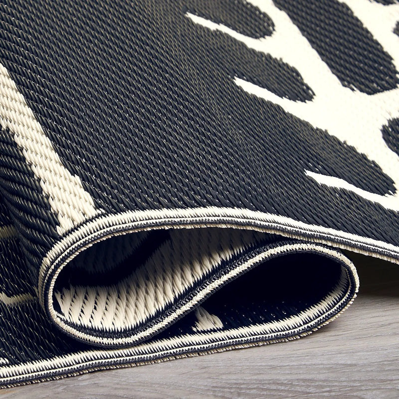 Serowe - Black & White Outdoor Rug for Patio by Fab Habitat