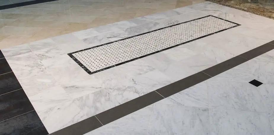 China Black W/vein Polished Marble Tiles 12x12 in a finished room