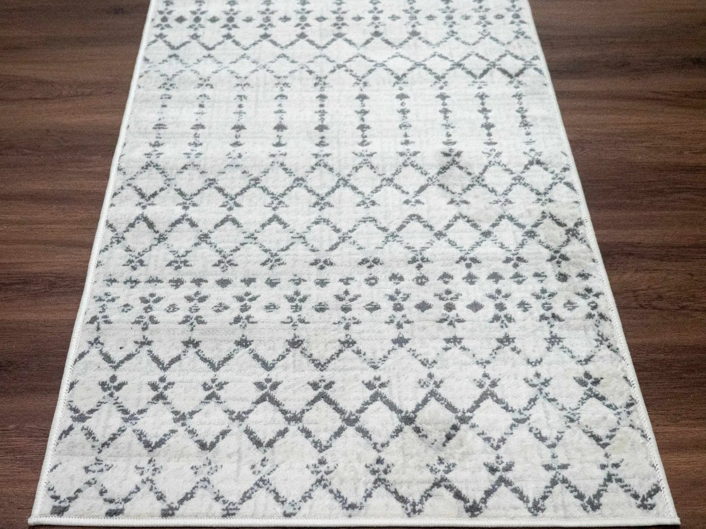 Tigri Aztec 2310 Ivory Rug - Clearance by Boutique Rugs