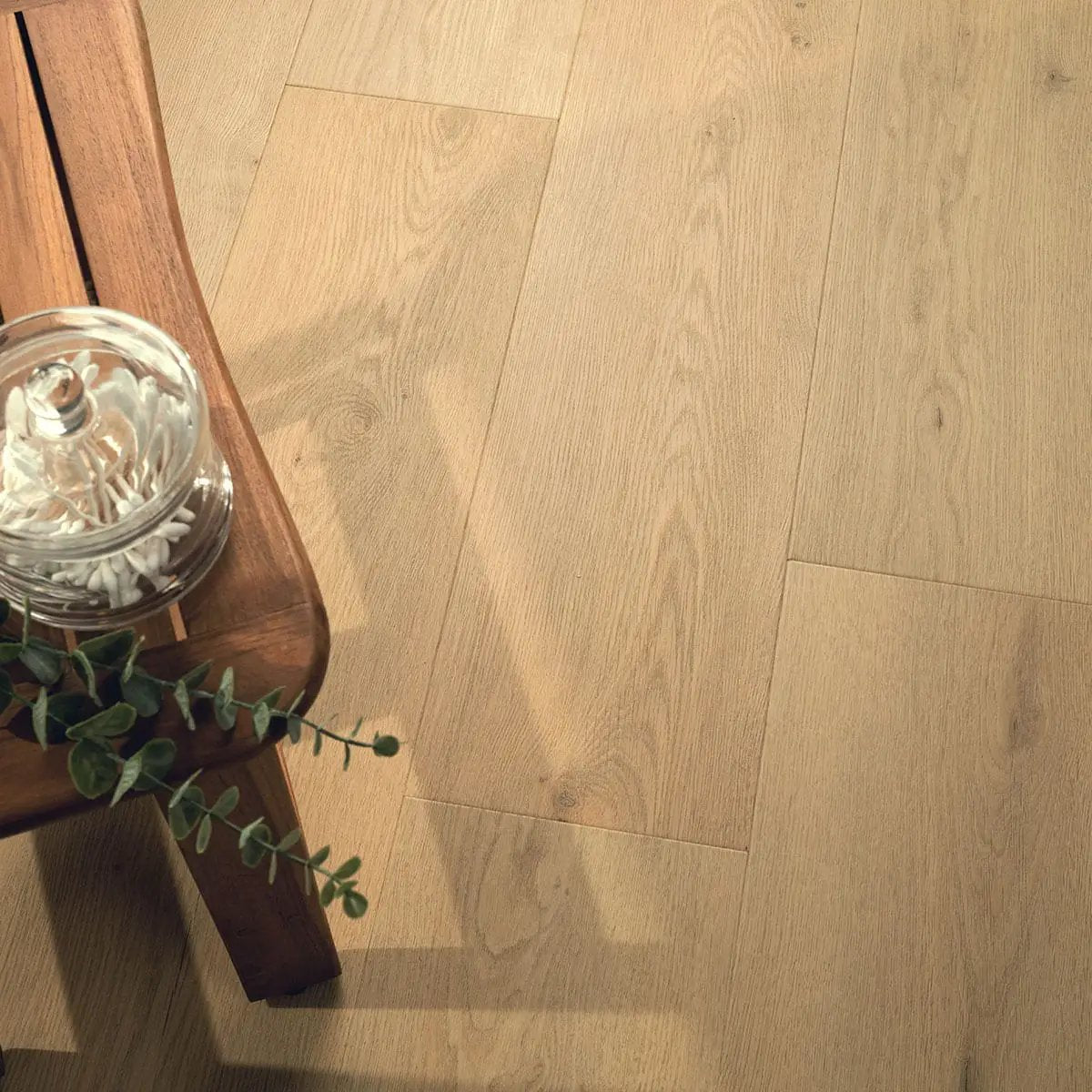 Wayne Parc Bluffview Semi Gloss Flush Stair Nose Wood Look Lvt Moldings 2.75x0.75 in a finished room