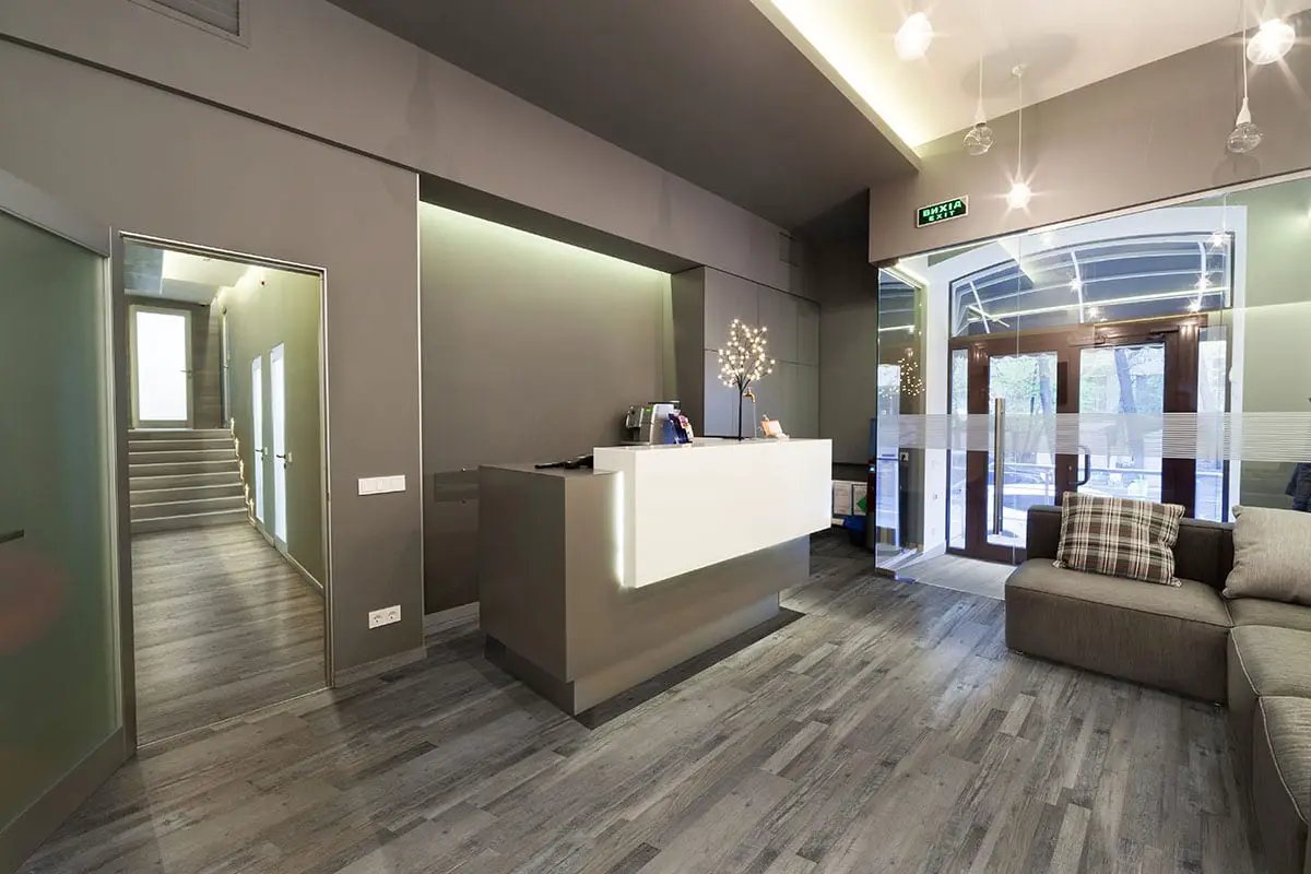 Cyrus Mezcla Semi Gloss Flush Stair Nose End Cap Wood Look Lvt Moldings 2.75x0.75 in a finished room