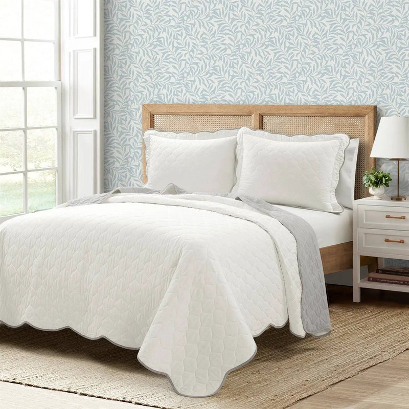 Full/Queen White Grey Scalloped Edge Reversible Thin Light Quilt Set by HomePacific