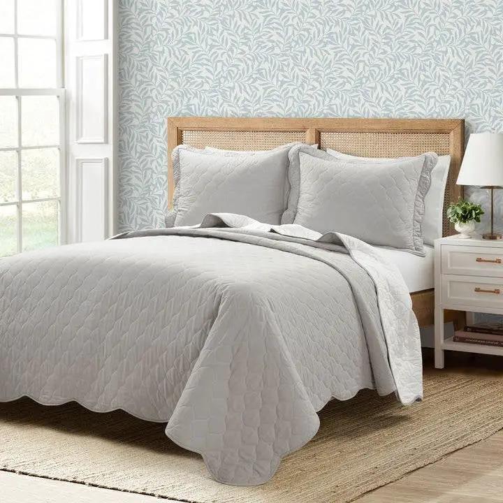 Full/Queen White Grey Scalloped Edge Reversible Thin Light Quilt Set by HomePacific