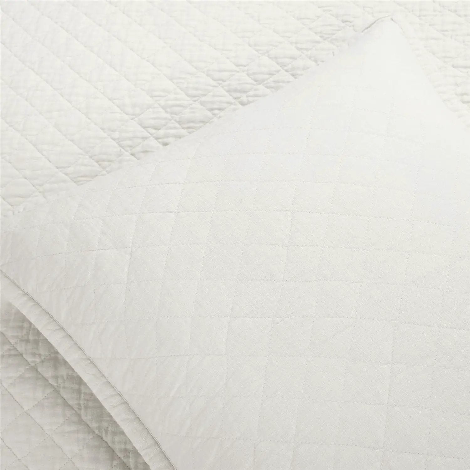 King/CAL King Lightweight Cotton Linen White Reversible 3-PC Quilt Set by HomePacific