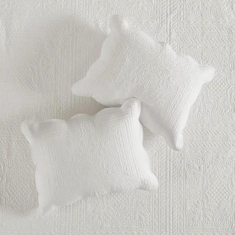 Full/Queen size 3-Piece Reversible Scalloped Edges Microfiber Quilt Set in White by HomePacific