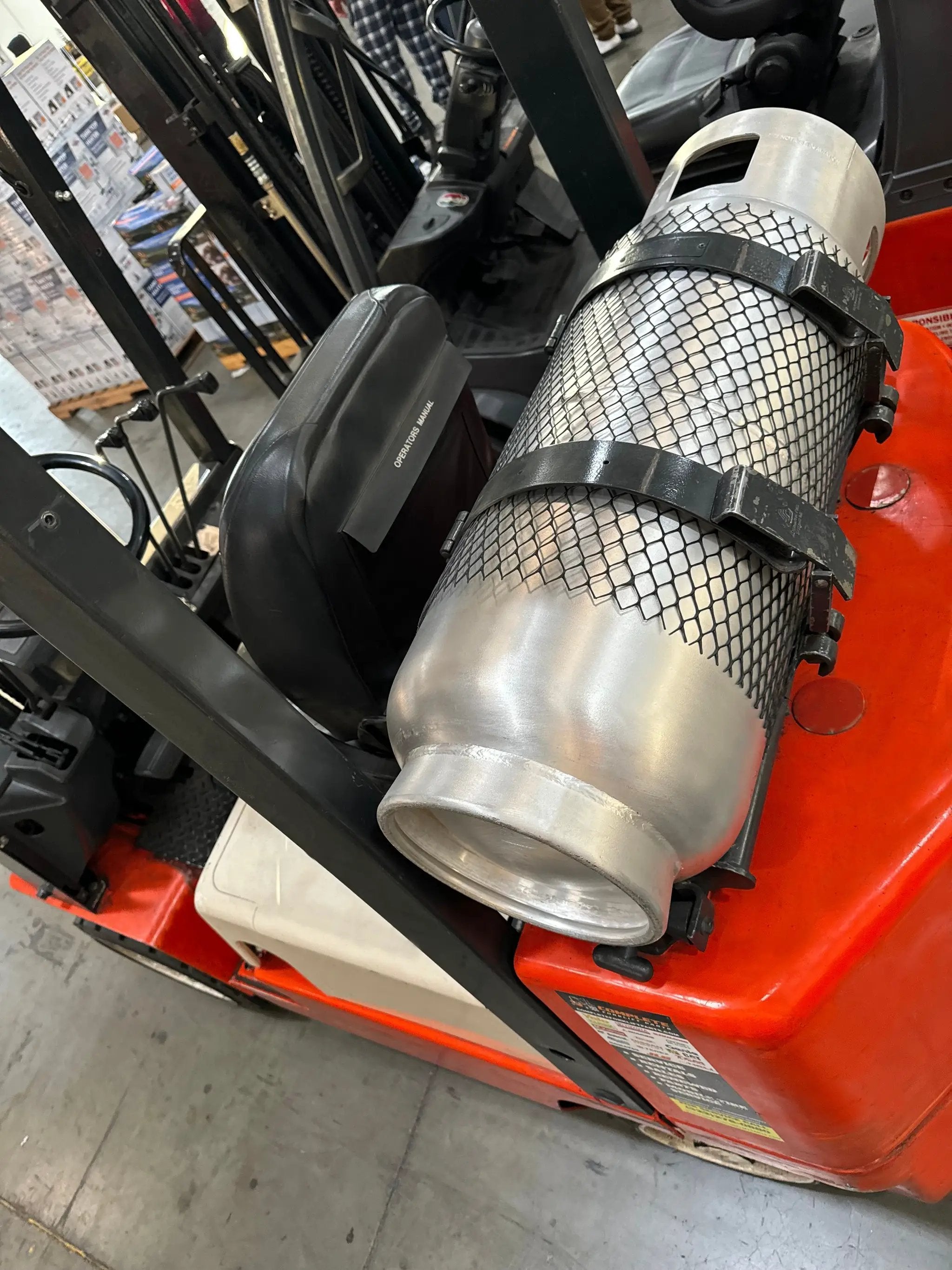 Flame King 43.5lb Aluminum Forklift Propane Tank Cylinder with Gauge by Flame King Products