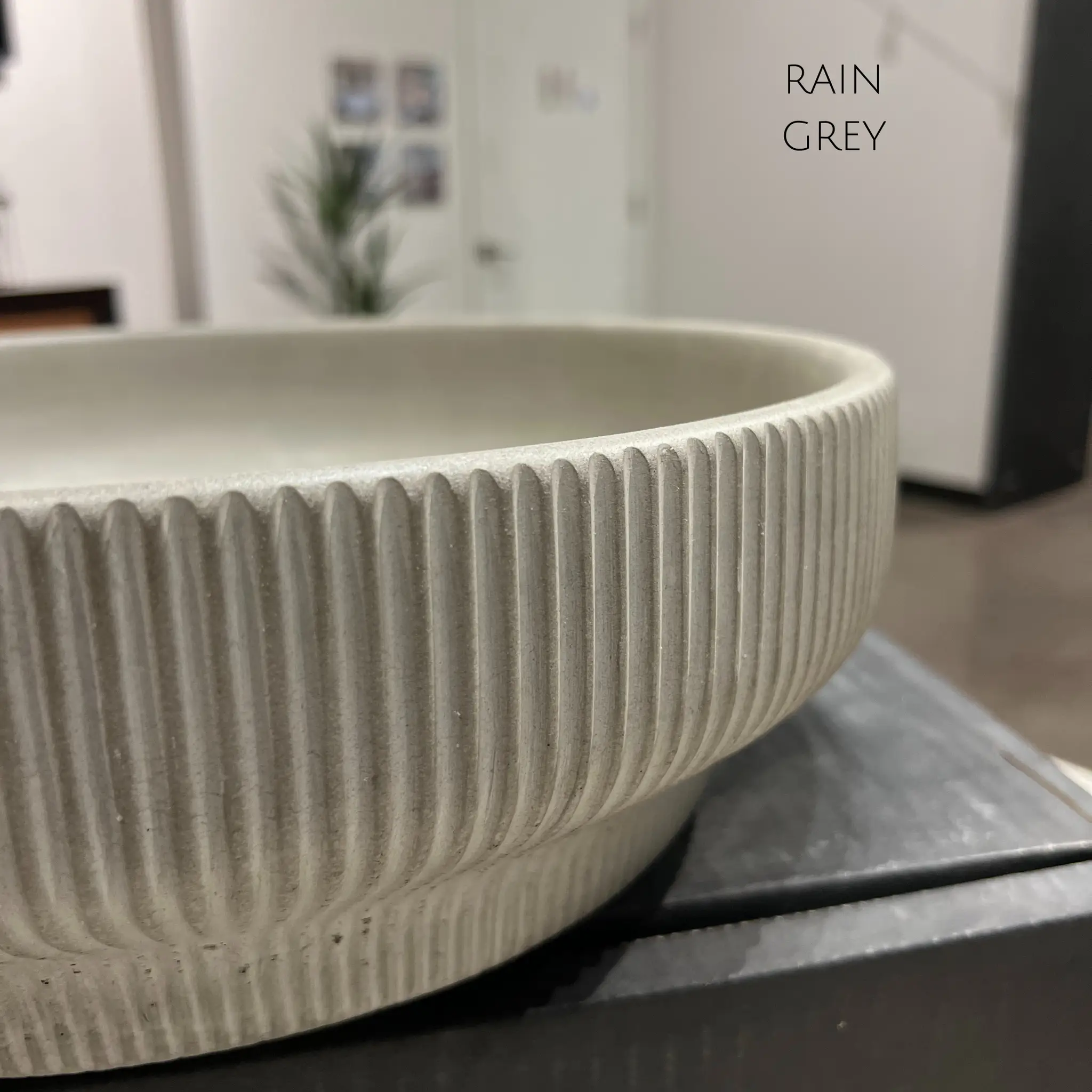SUTOL01 14.5'' Concrete Round Vessel Sink - Bathroom by ZEEK