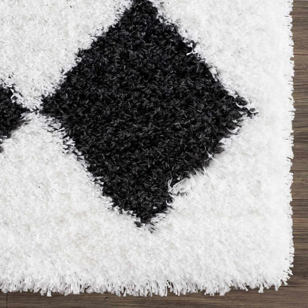 Zahur Black & White Diamond Area Rug - Clearance by Boutique Rugs