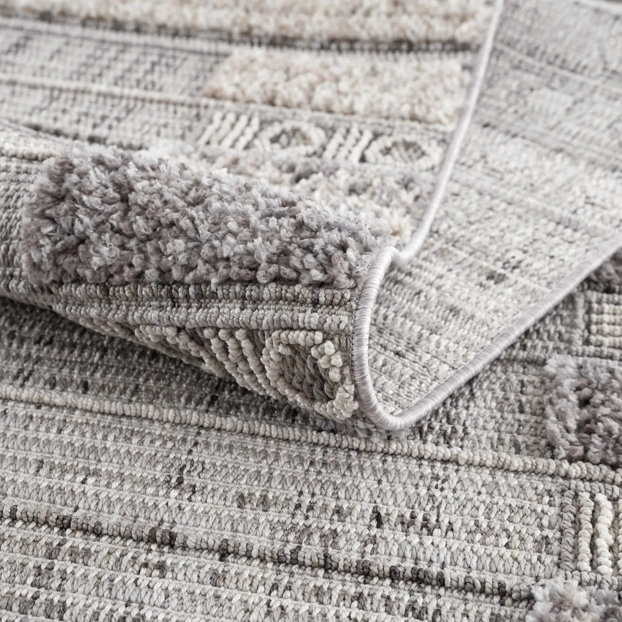 Naivasha Elegant High/Low Area Rug by Boutique Rugs