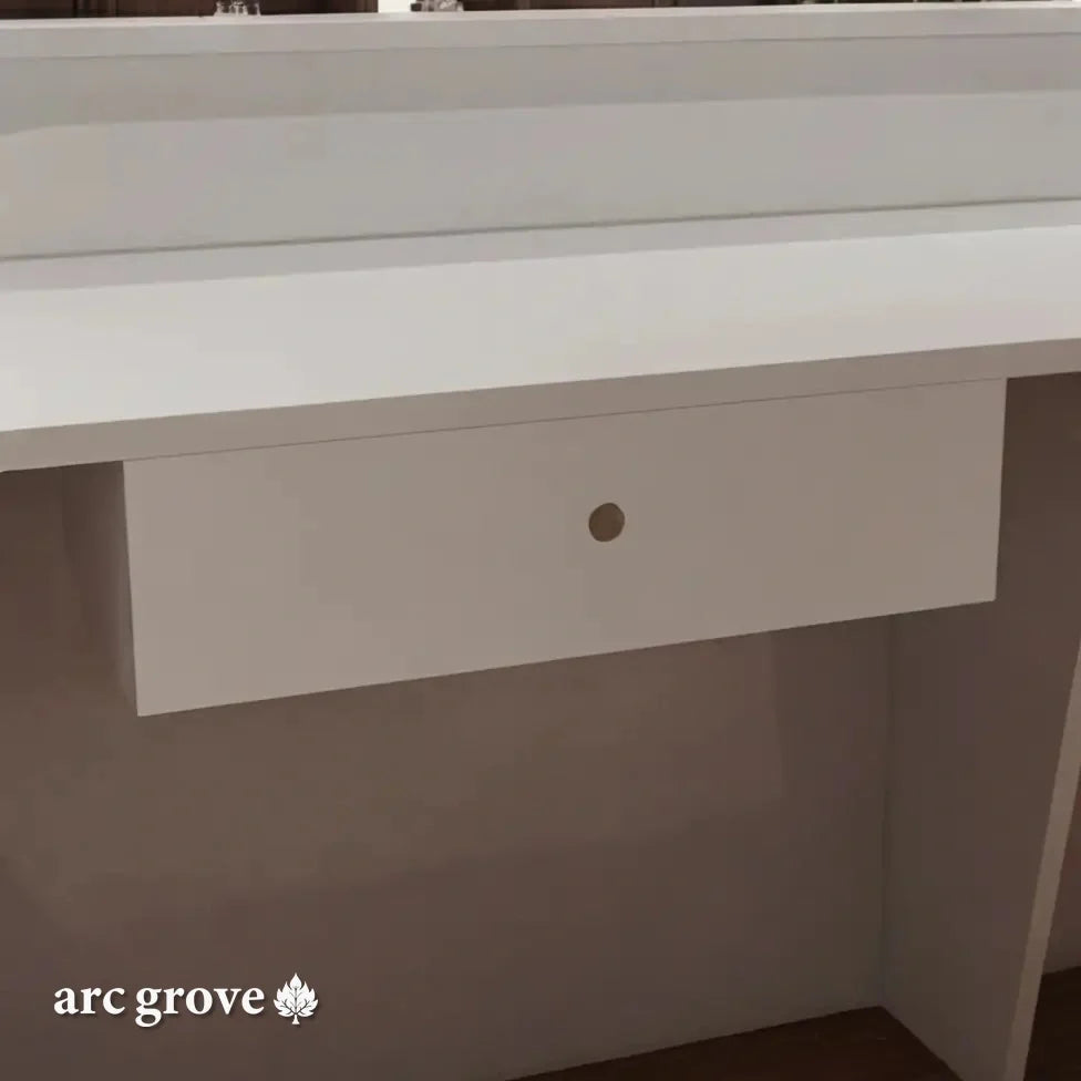 Iselle · Front Reception Desk, photo 9 of 14